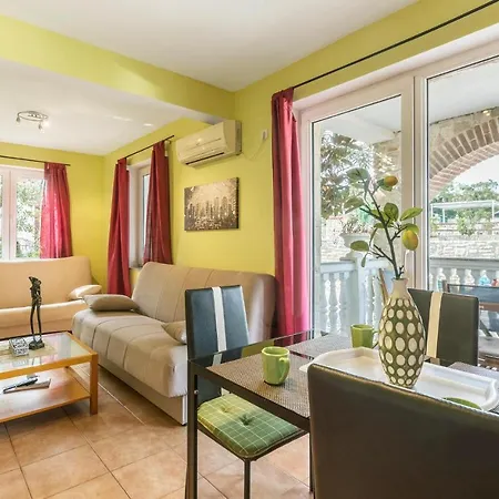Apartman Gorgeous In With Wifi